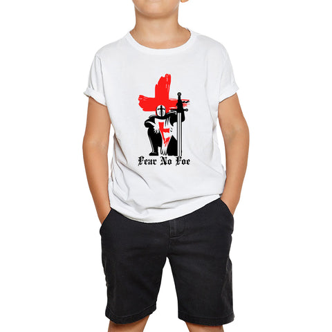St George's Day 2023 England Red Flag Knights Templar London Saint George day Warrior Fighter Patriotic Kids T Shirt