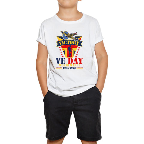 VE Day Victory In Europe  End Of World War II 1945-2023 Anniversary Remembrance Day Soldier Spitfire British Fighter Aircraft UK Flag Kids T Shirt
